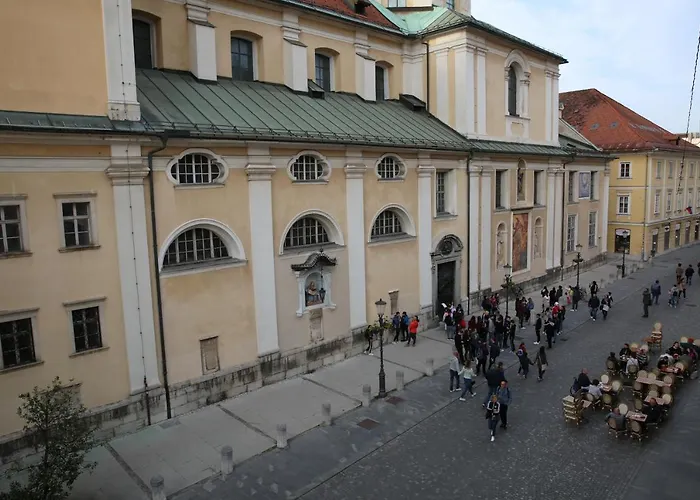 Kolovrathome Apartment